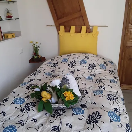 La Casetta Di Giuci לינה וארוחת בוקר 3*