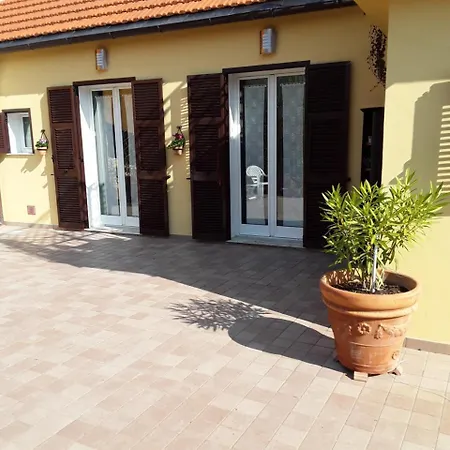 La Casetta Di Giuci לינה וארוחת בוקר