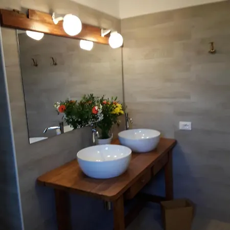 La Casetta Di Giuci 3* אימפריה