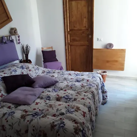 לינה וארוחת בוקר La Casetta Di Giuci 3*